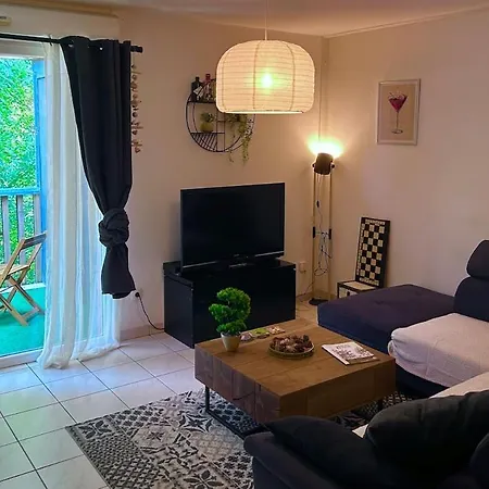 Joli T2 Niche Dans Les Arbres Au Coeur Du Bassin Apartment
